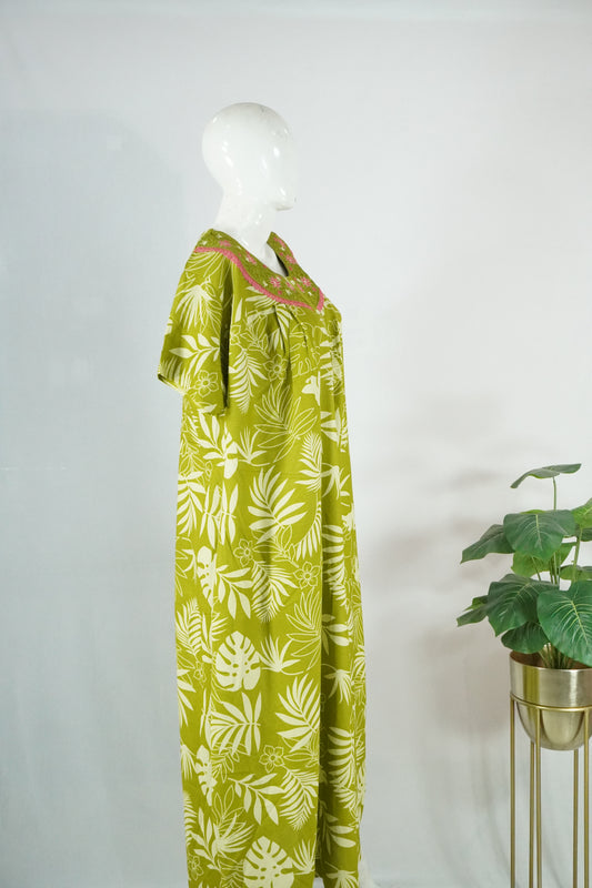 Alpine embroidery nighty