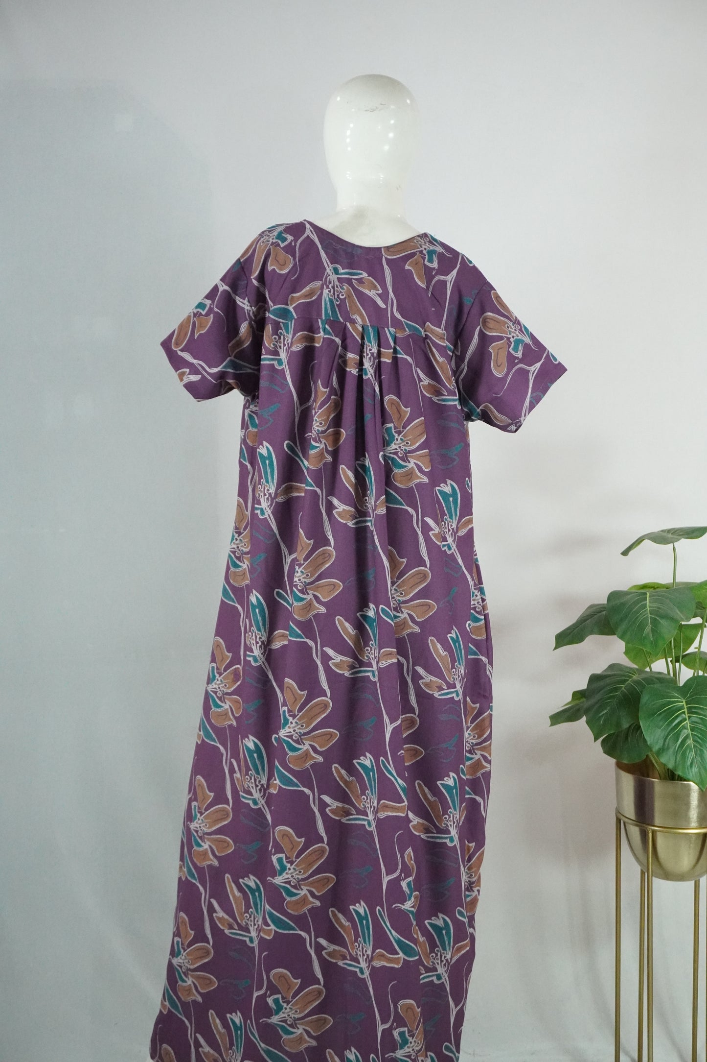 Alpine embroidery nighty