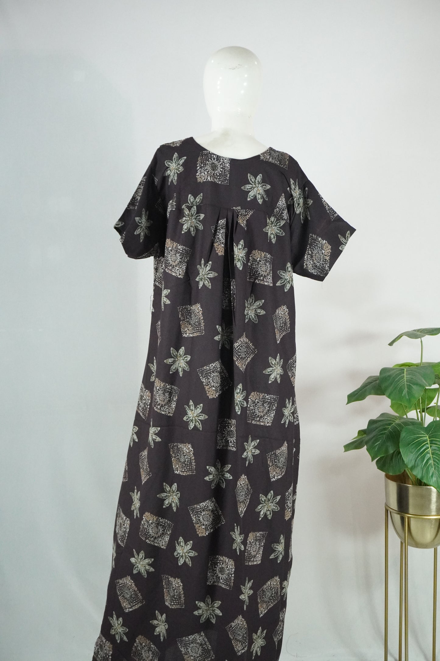 alpine embroidery nighty