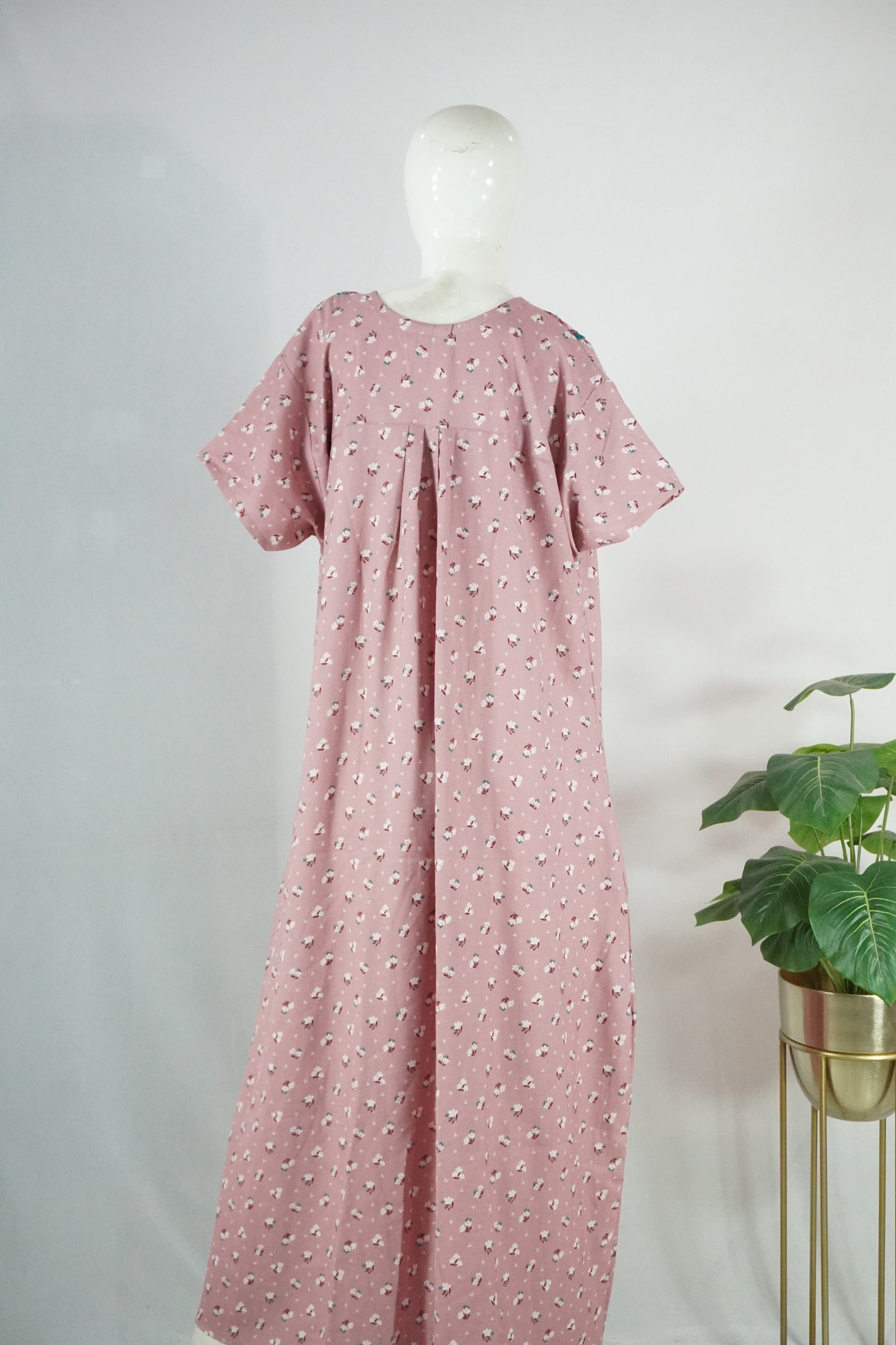 Alpine embroidery nighty