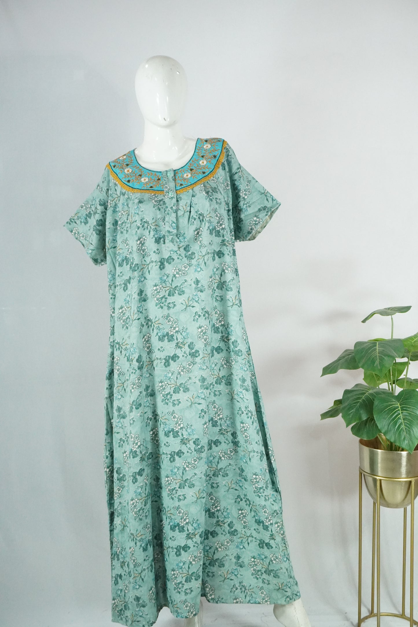 Alpine embroidery nighty