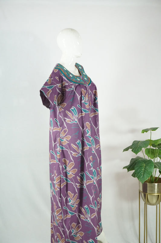 Alpine embroidery nighty