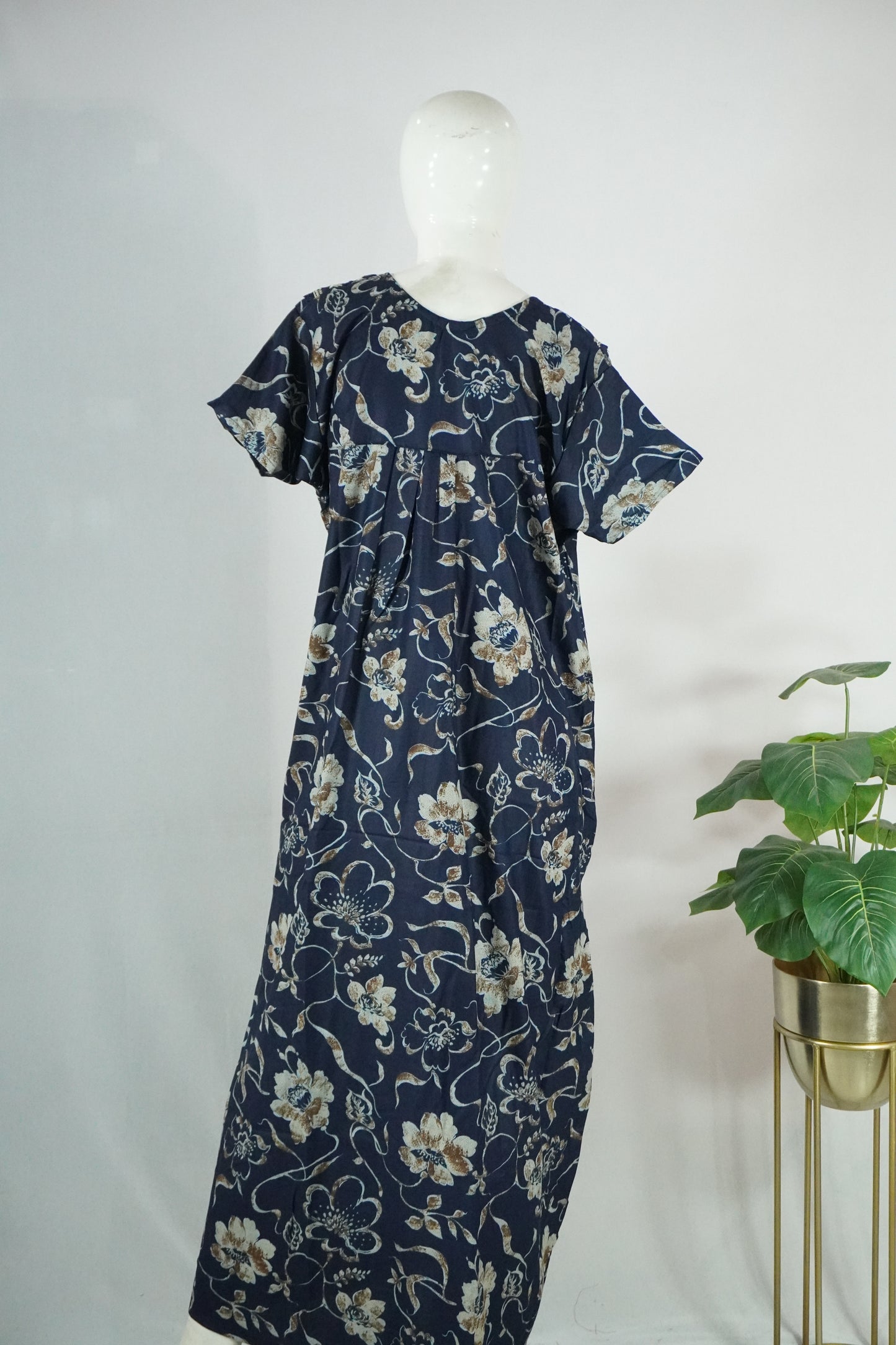 Alpine embroidery nighty